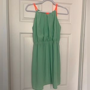Light and comfortable summer dress with cute detail